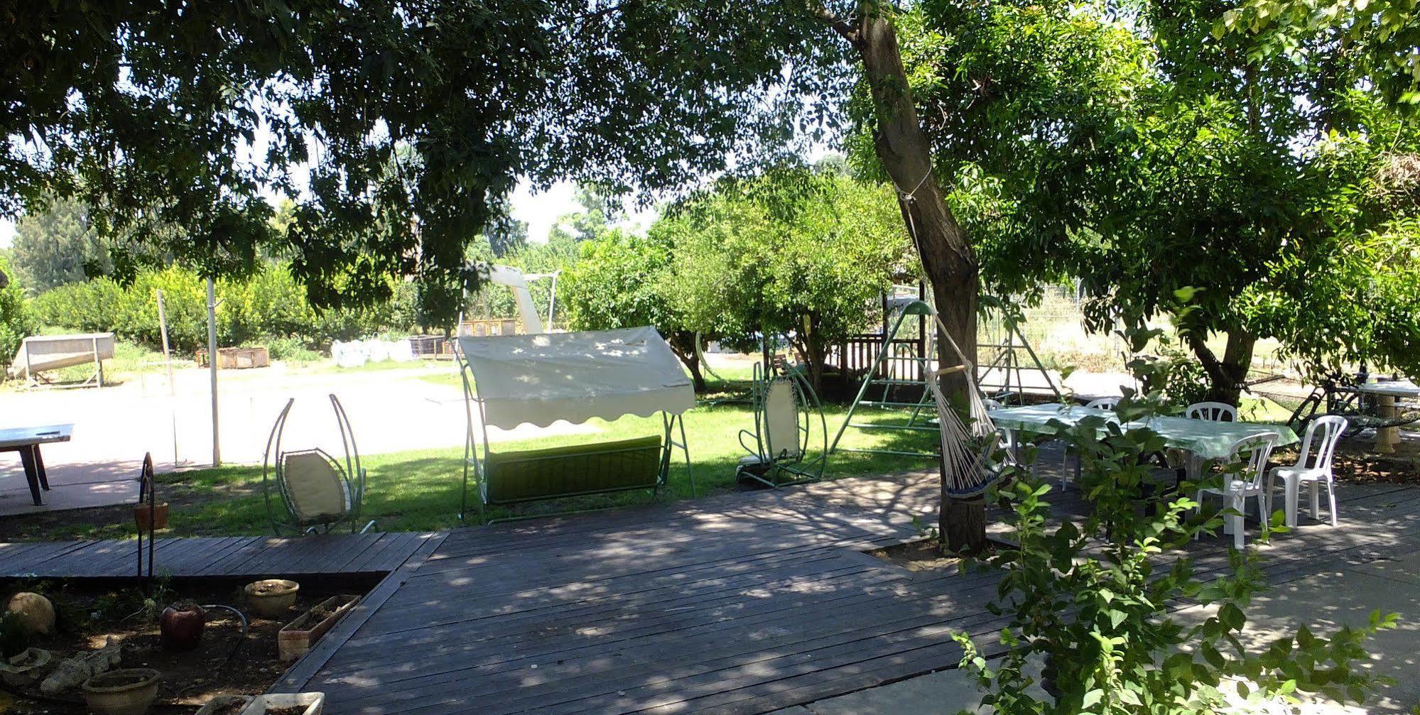 Nuriel Fruit & Guest House Sheʼar Yashuv Dış mekan fotoğraf